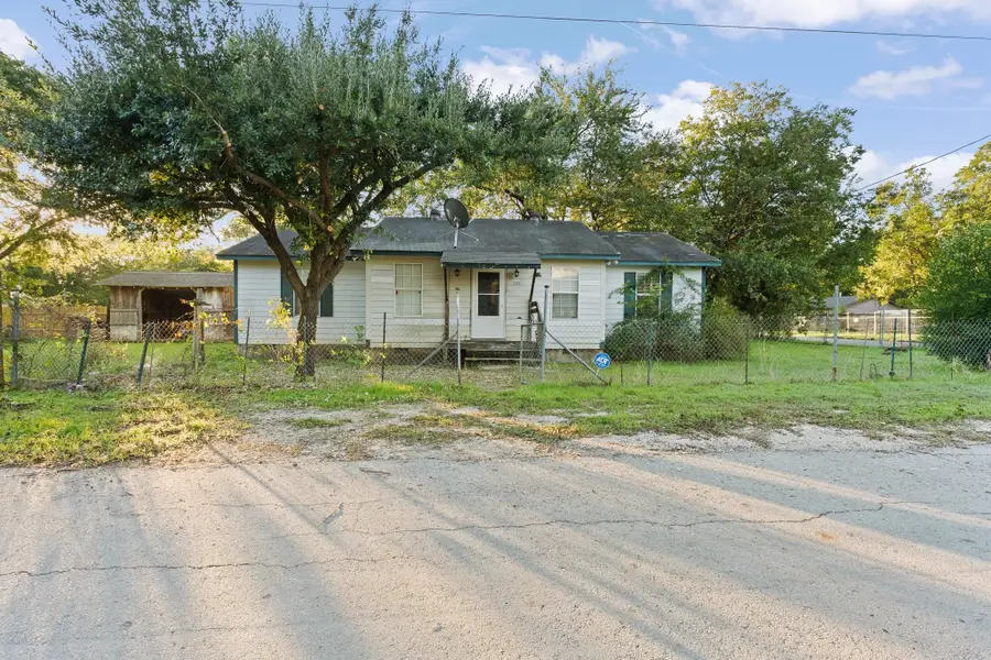 310 Eastland Street, Cleburne, TX 76031 - #2
