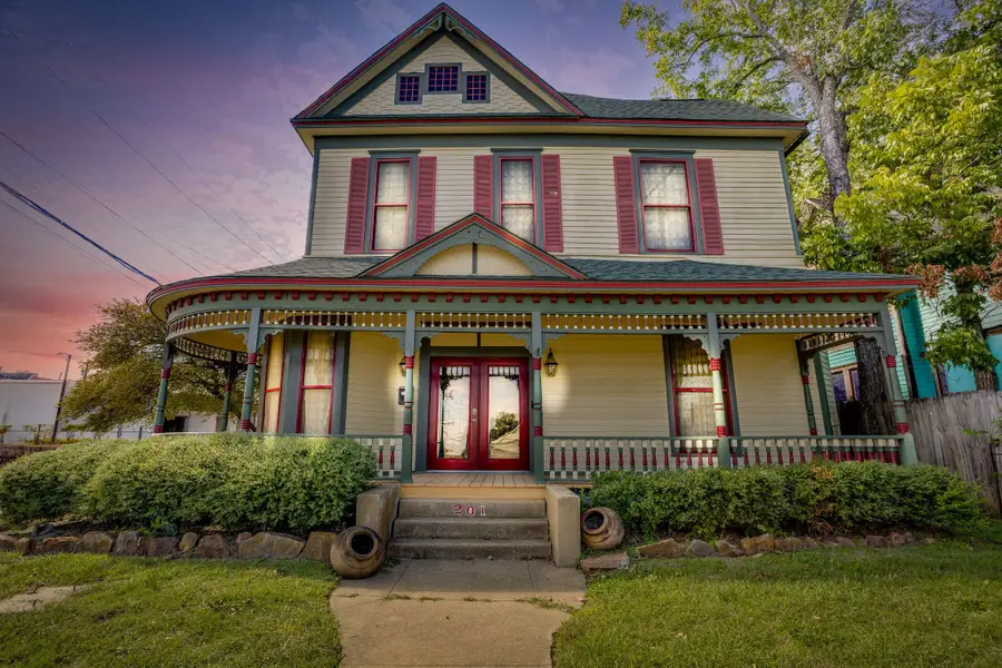 201 N Anglin Street, Cleburne, TX 76031 - #2