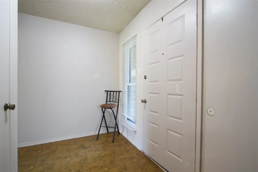 626 Thornwood Trail, Grand Prairie, TX 75052 - #3