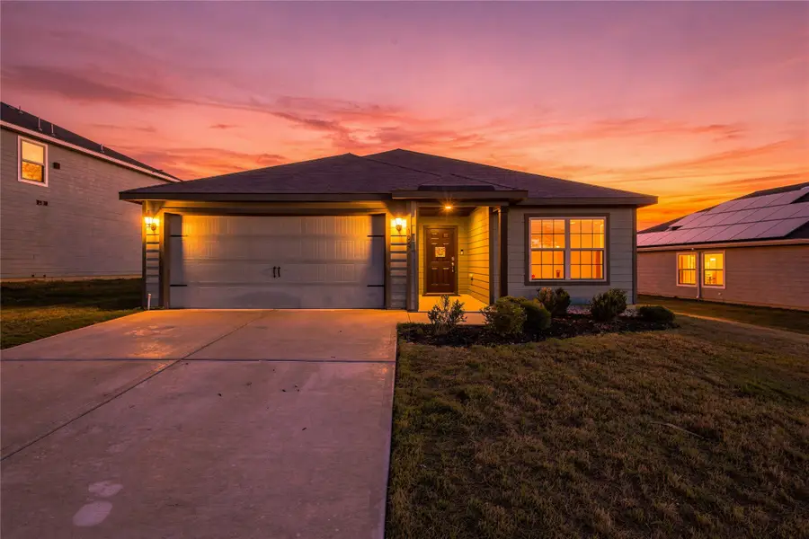 105 Clark Street, Venus, TX 76084 - #2