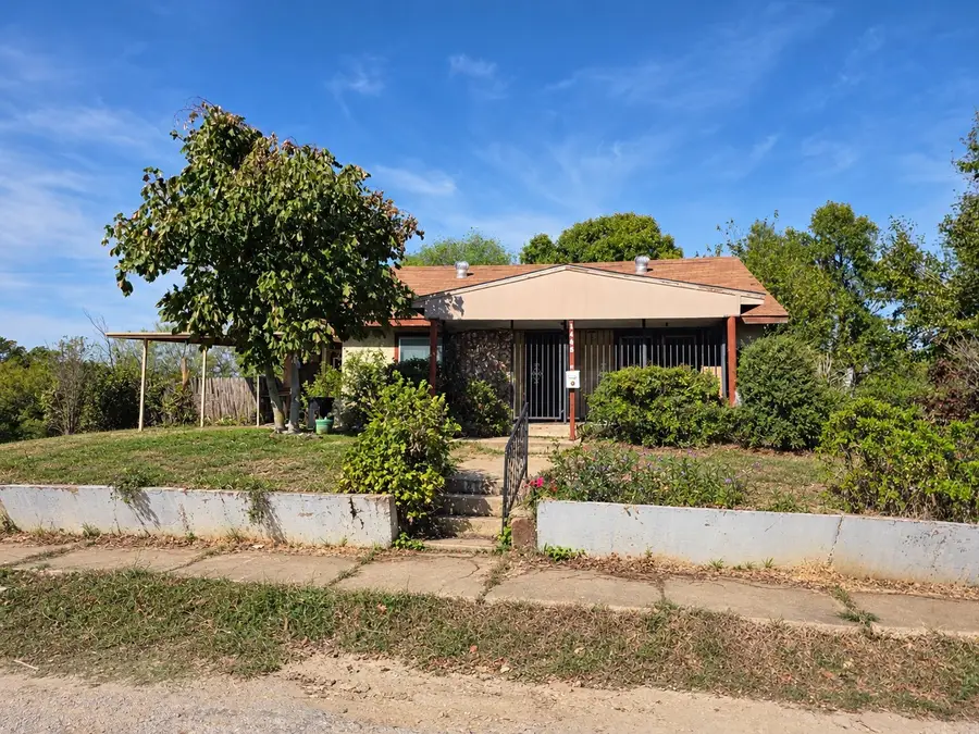 1465 Avenue Avenue E, Fort Worth, TX 76104 - #2