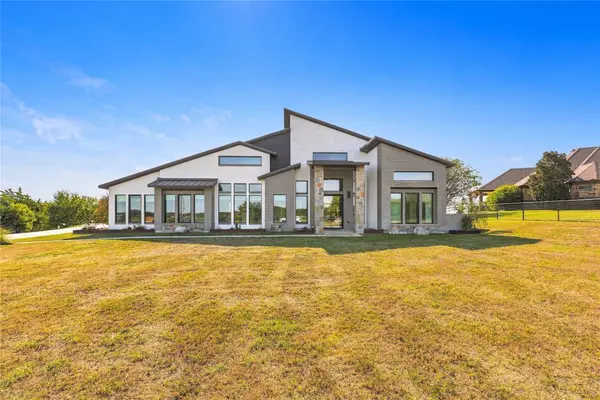 211 Hunter Pass, Waxahachie, TX 75165