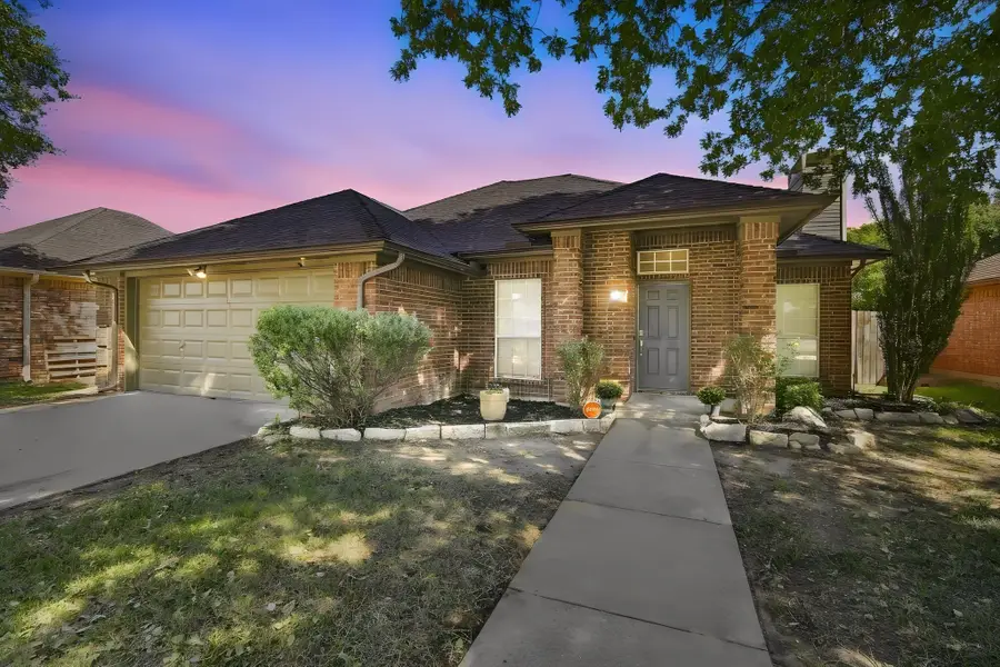 806 Oak Drive, Ennis, TX 75119 - #2