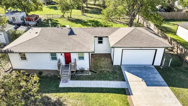 305 W Thomas Street, Leonard, TX 75452