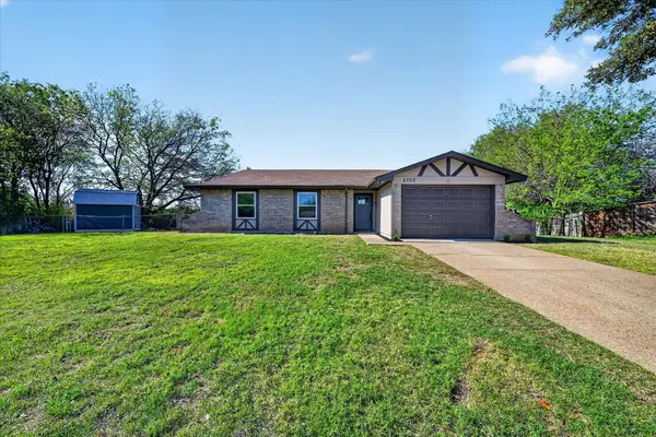 5700 Saddleback Circle, Haltom City, TX 76148