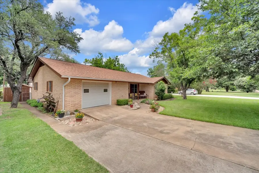 419 S Williams Street, Hamilton, TX 76531 - #3