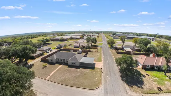 1000 La Villeta Street, Mexia, TX 76667