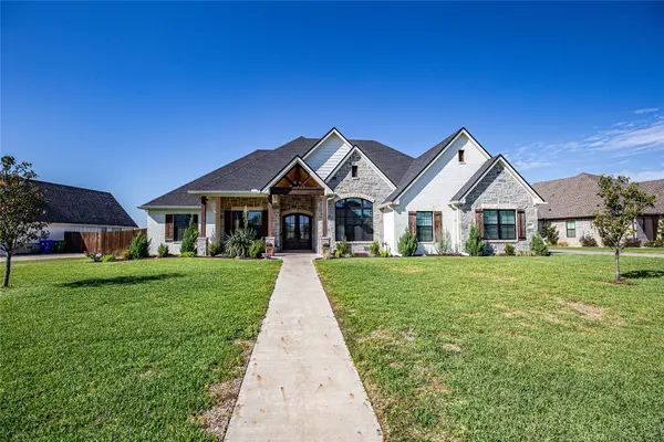 317 Champions Way, McGregor, TX 76657