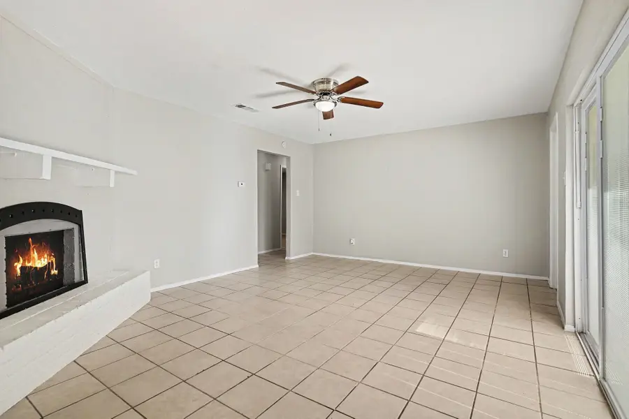 3720 Royal Crest Drive, Fort Worth, TX 76140 - #3
