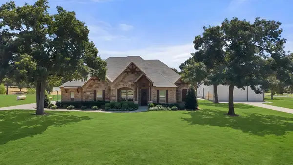 104 Estancia Court, Decatur, TX 76234