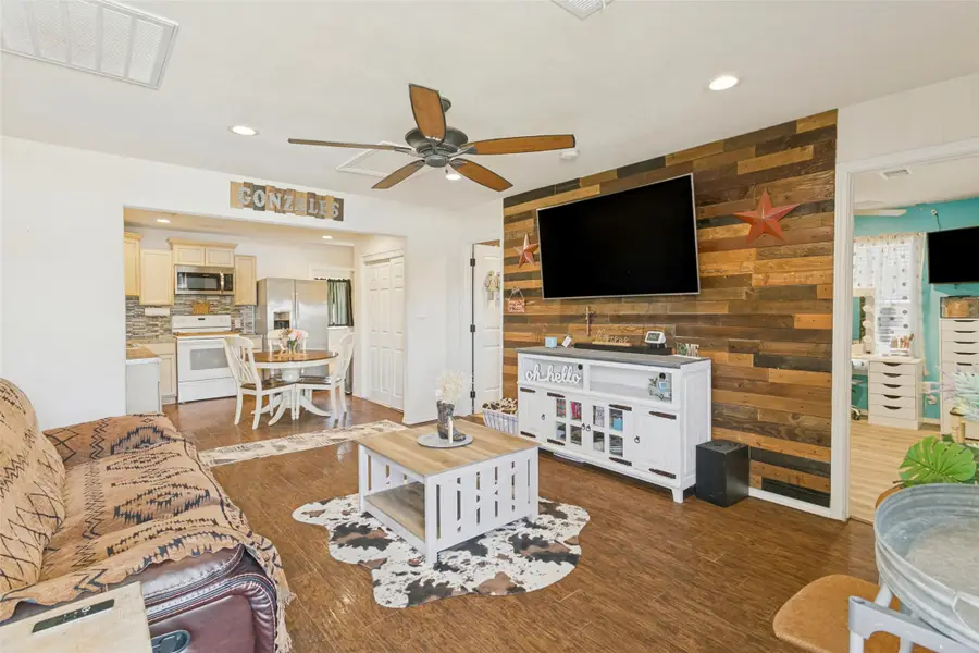 8405 Hanon Drive, White Settlement, TX 76108 - #3