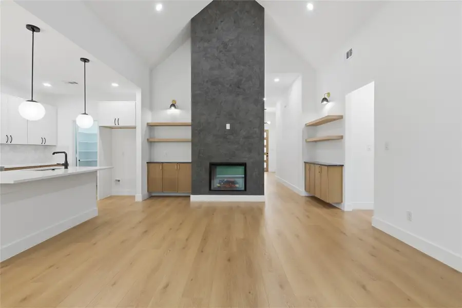 8133 Suetelle Drive, Dallas, TX 75217 - #3