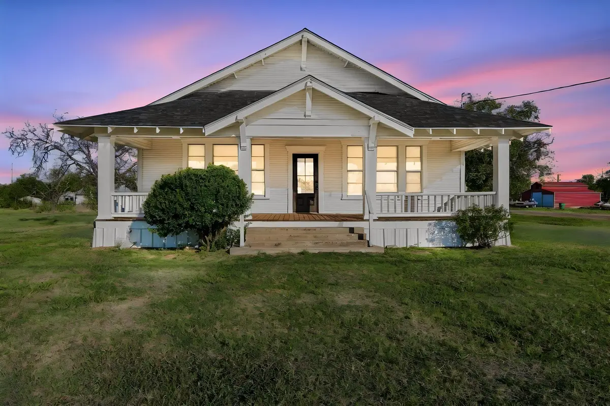 411 E Marrion Street, Itasca, TX 76055 - #1