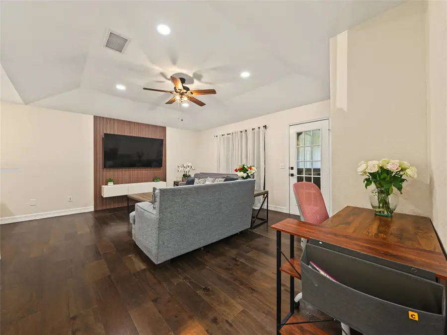 7325 S Meadow Drive E, Fort Worth, TX 76133 - #3