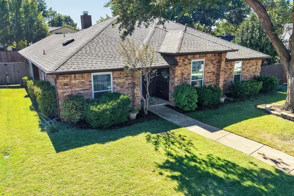 2016 Robin Hill Lane, Carrollton, TX 75007