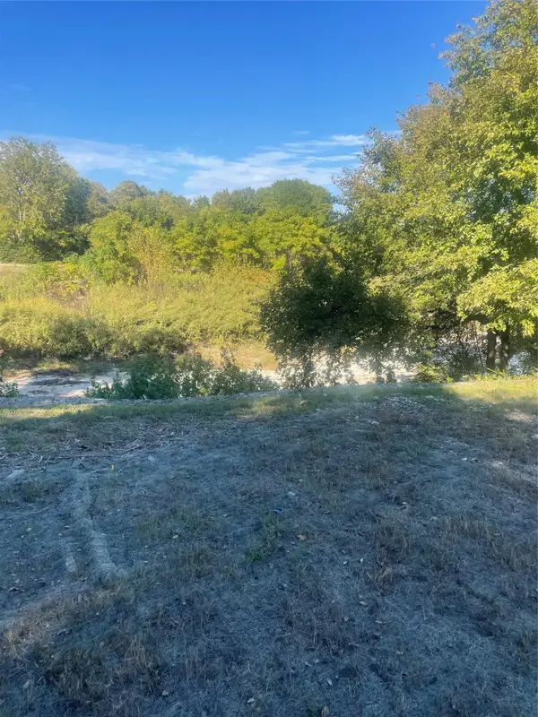 109 Woodhaven Drive, DeSoto, TX 75115