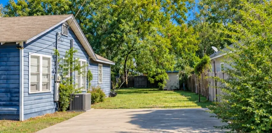 637 N 15th Street, Corsicana, TX 75110 - #3