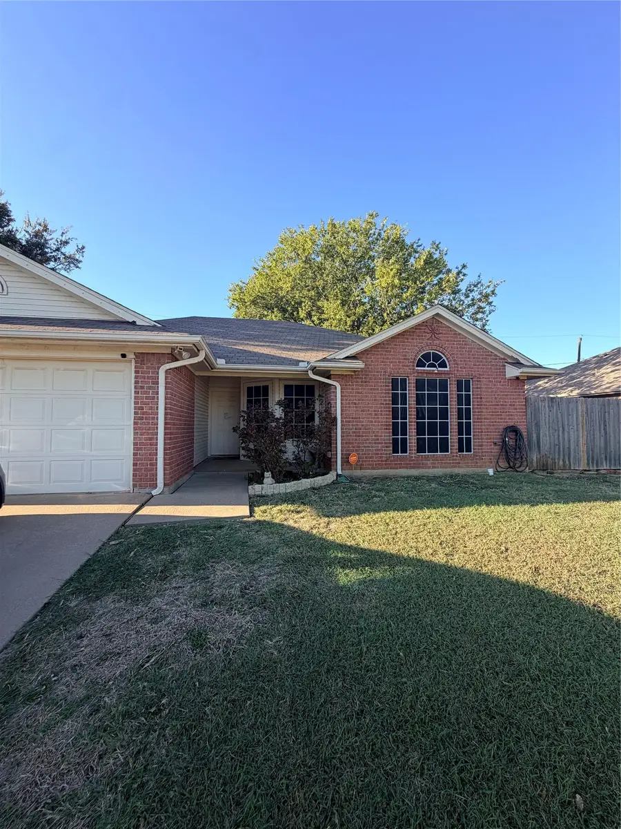 521 Arbor Lane, Burleson, TX 76028 - #2