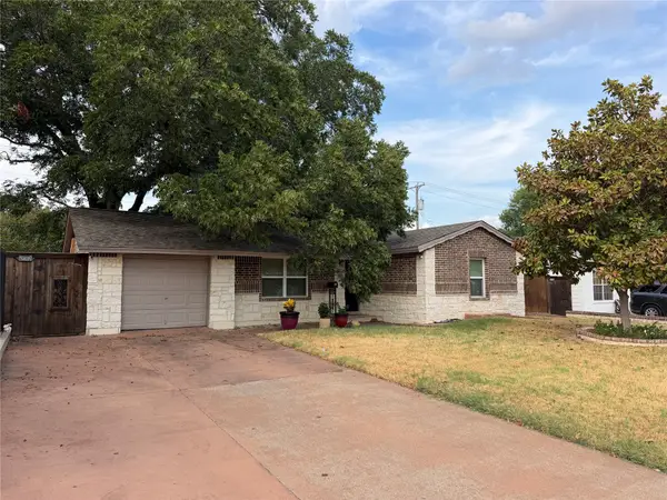 1819 Finley Road, Irving, TX 75062