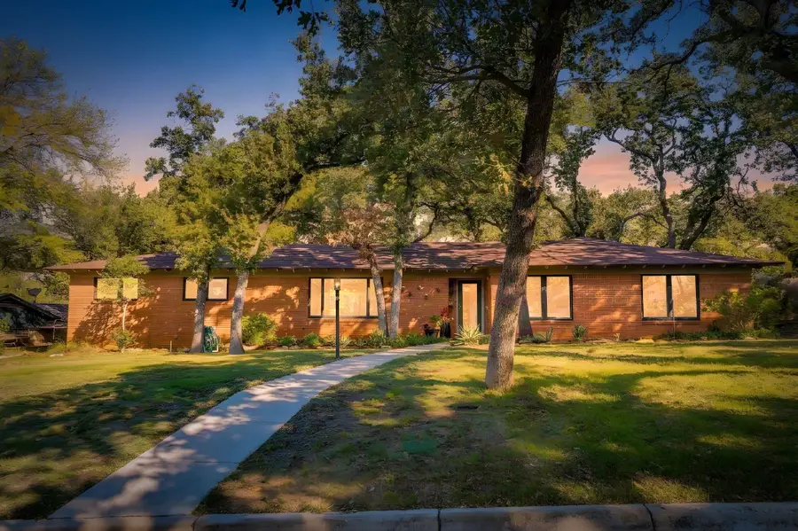 5909 Jacqueline Road, Fort Worth, TX 76112 - #2