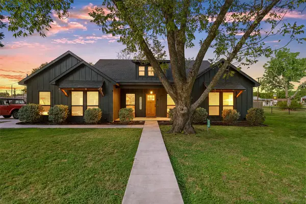 205 N Neches Street, Whitney, TX 76692