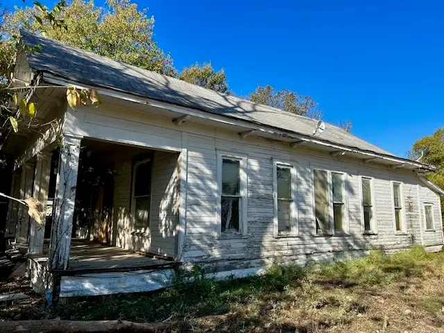 511 E Ross Avenue, Mart, TX 76664 - #2