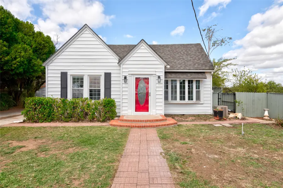 1018 S 32nd Street, Abilene, TX 79602 - #2