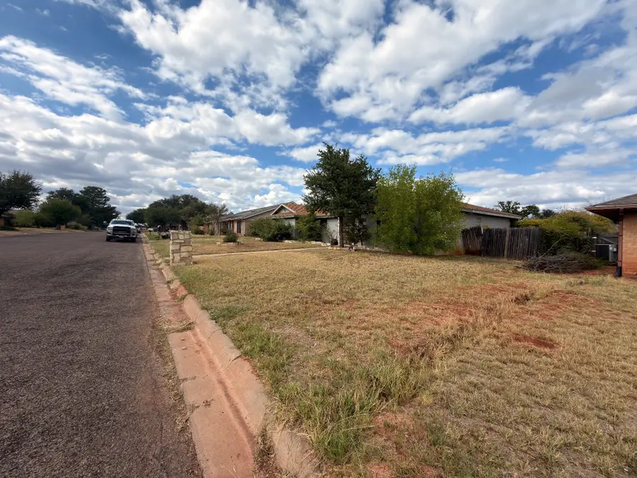3826 Hillcrest Drive, San Angelo, TX 76904 - #3