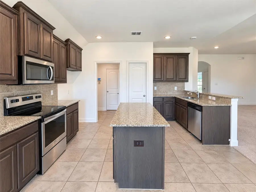 7413 Rose Crest Boulevard, Forest Hill, TX 76140 - #2