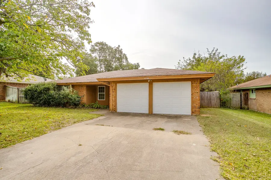 6756 Ridgetop Road, North Richland Hills, TX 76182 - #2