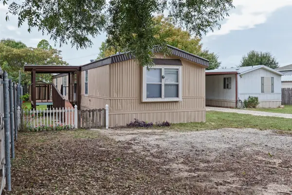 6626 Blue Water Court, Granbury, TX 76049
