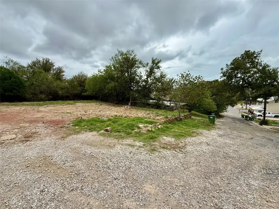 200 NE 9th Street, Mineral Wells, TX 76067 - #3