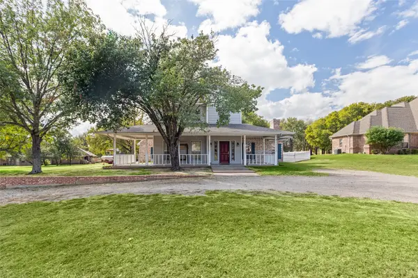 902 Mallard Pointe Drive, Granbury, TX 76049