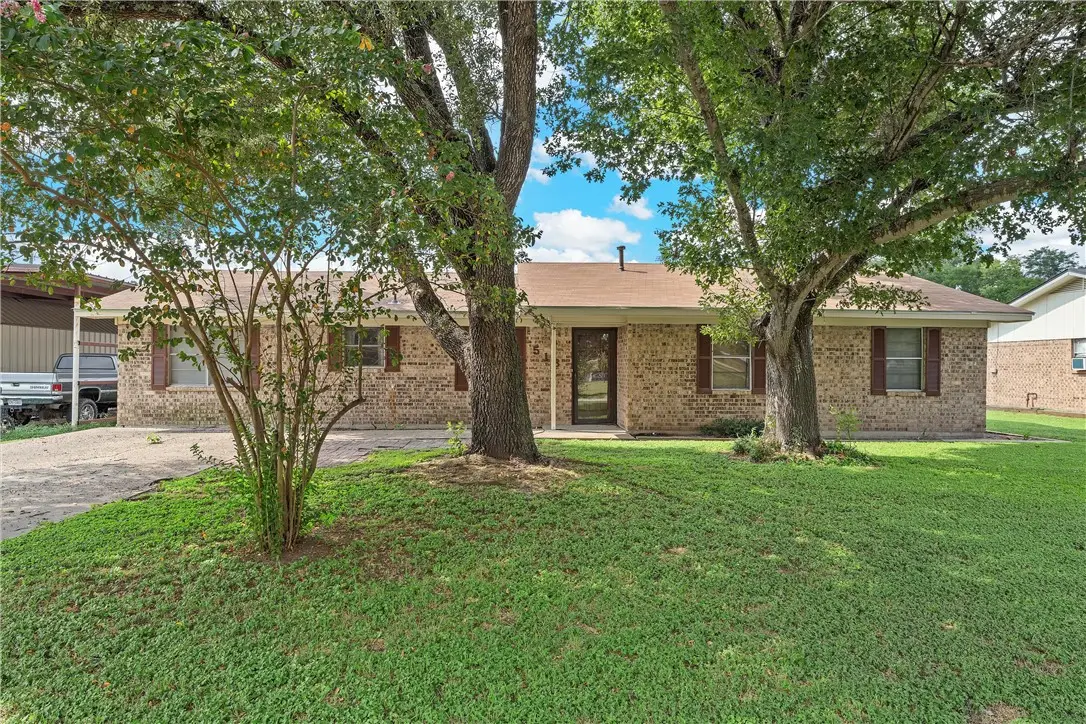 518 E Avenue G, Rosebud, TX 76570 - Image #1