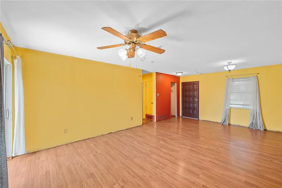 518 E Avenue G, Rosebud, TX 76570 - Image #3