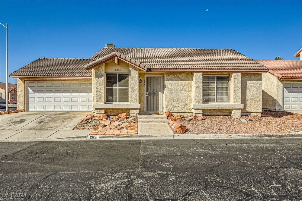 2821 Sweet Basil Drive, Las Vegas, NV 89142 BHGRE