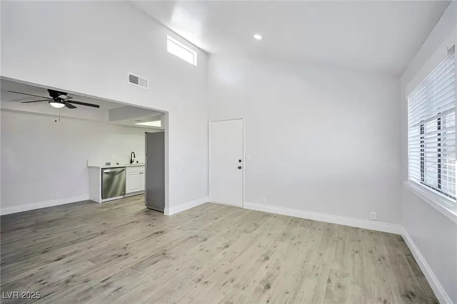 1701 E Katie Avenue #10, Las Vegas, NV 89119 - Image #2