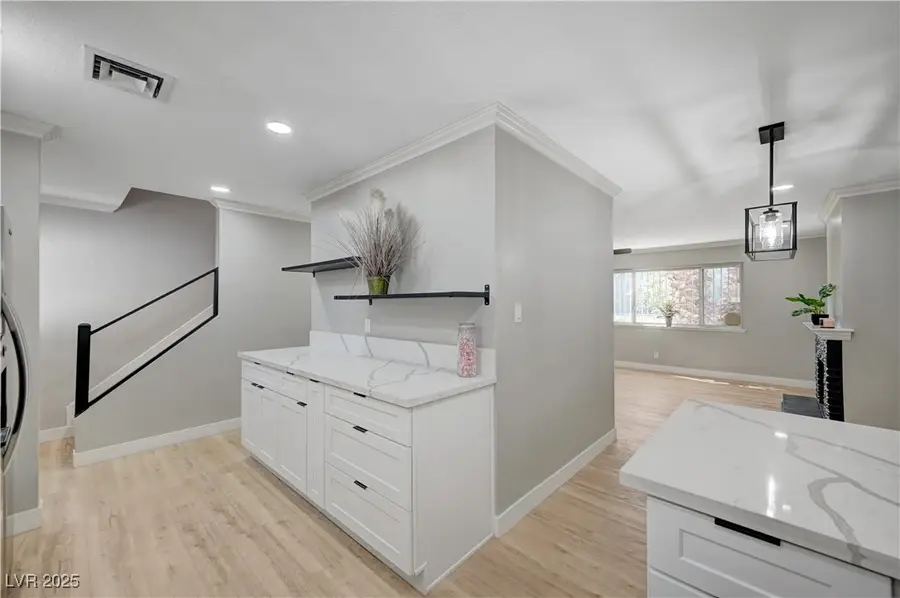 150 Greenbriar Townhouse Way, Las Vegas, NV 89121 - Image #3