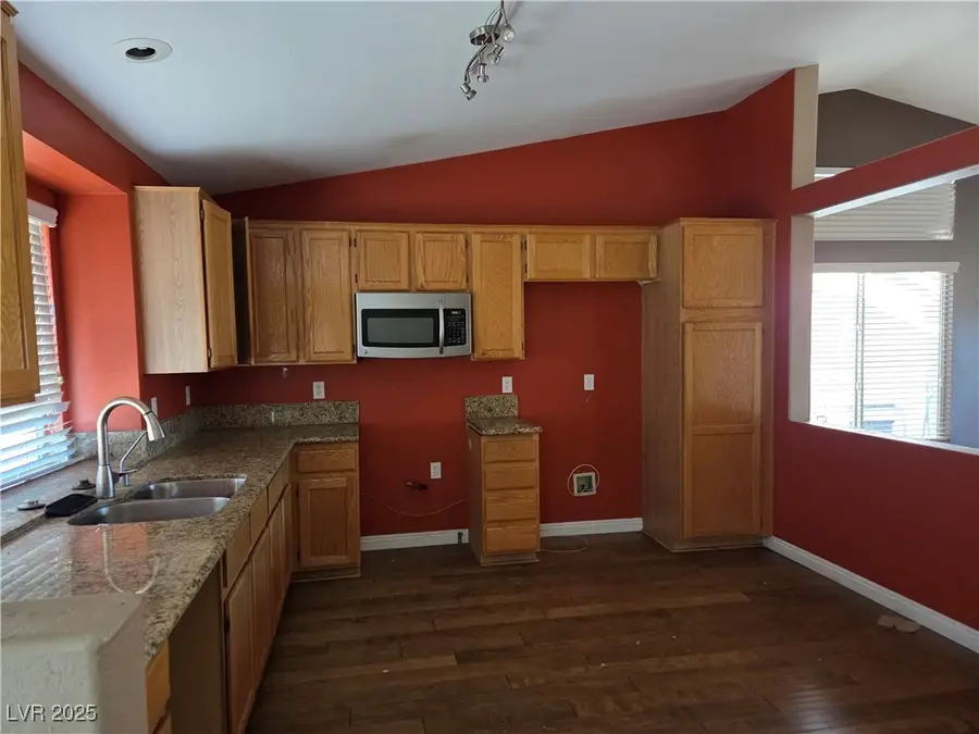 720 Breezy Ridge Drive, Henderson, NV 89002 - Image #3