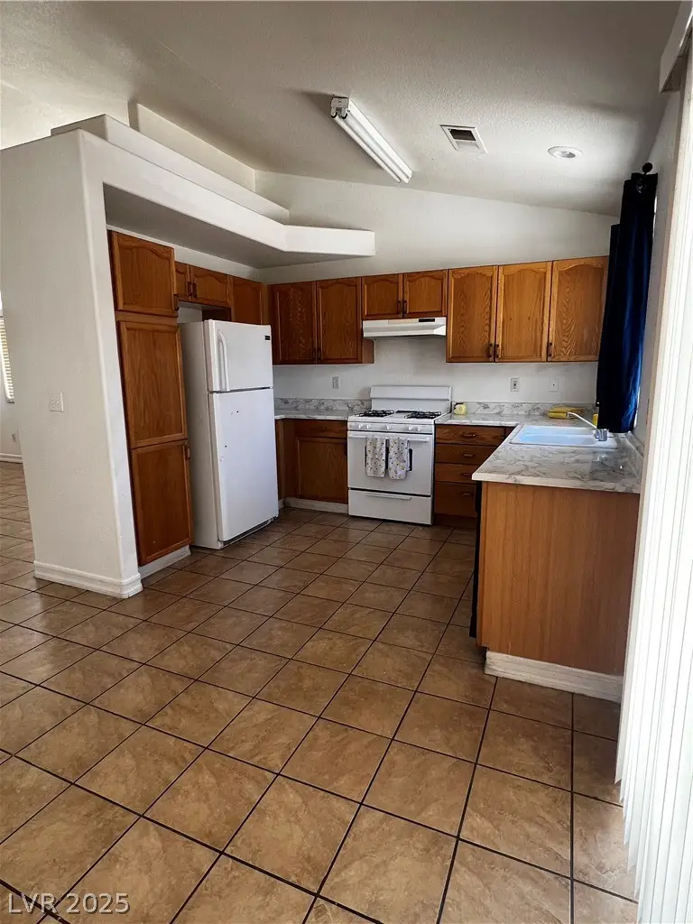 4643 Califa Drive, Las Vegas, NV 89122 - #2