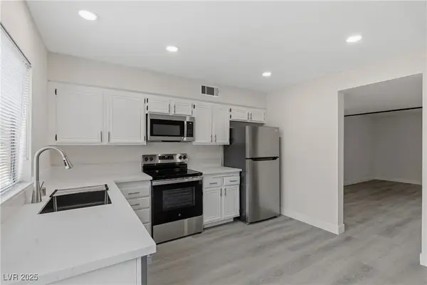 3305 Fairview Lane, Las Vegas, NV 89121