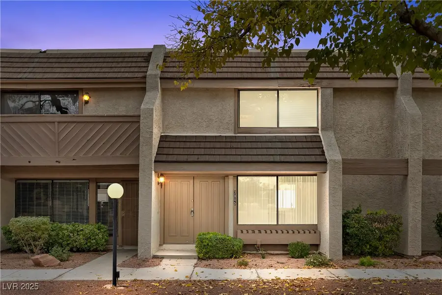 3305 Fairview Lane, Las Vegas, NV 89121 - Image #2