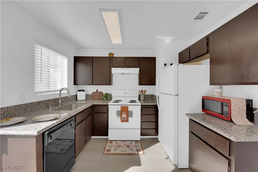 2745 Poppyseed Way, Las Vegas, NV 89142 - Image #3