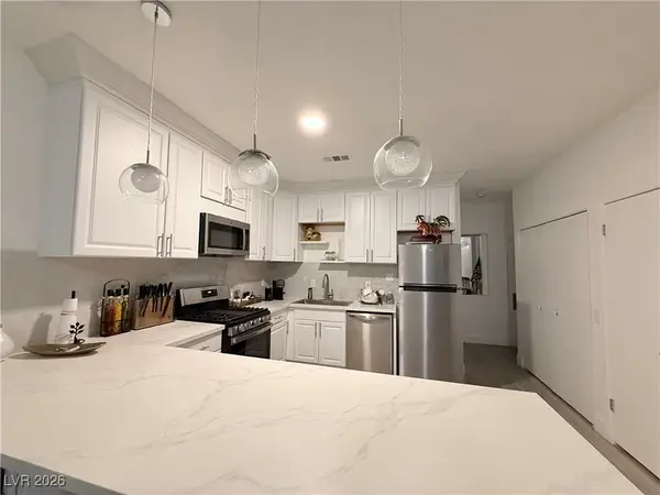 5415 W Harmon Avenue #1074, Las Vegas, NV 89103