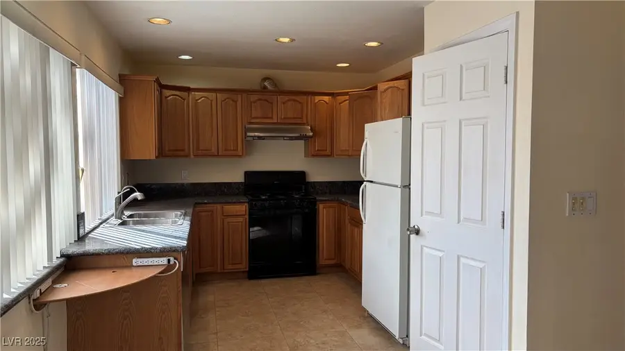 7045 Grasswood Drive, Las Vegas, NV 89147 - Image #2