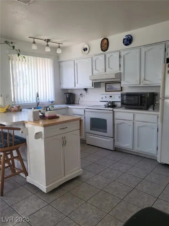 1013 Driftwood Court, Henderson, NV 89015 - Image #3