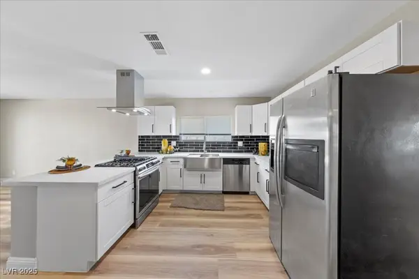 321 Oil Lantern Lane, Las Vegas, NV 89145