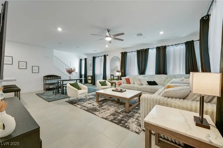 176 Vanhoy Avenue, Henderson, NV 89011 - Image #2