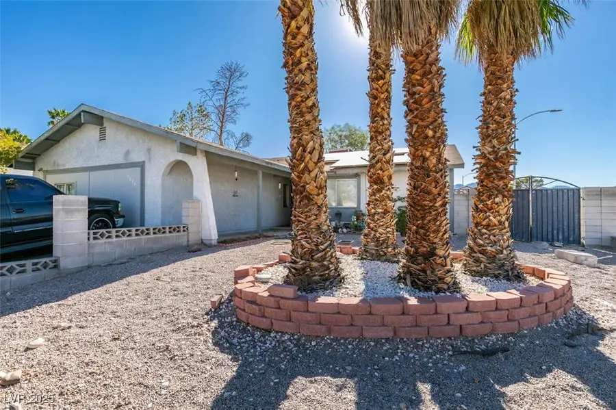 1816 N Torrey Pines Drive, Las Vegas, NV 89108 - Image #3