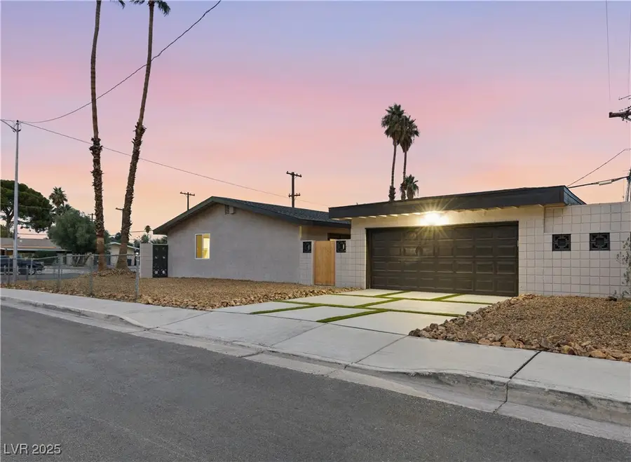 1389 Pawnee Drive, Las Vegas, NV 89169 - Image #2